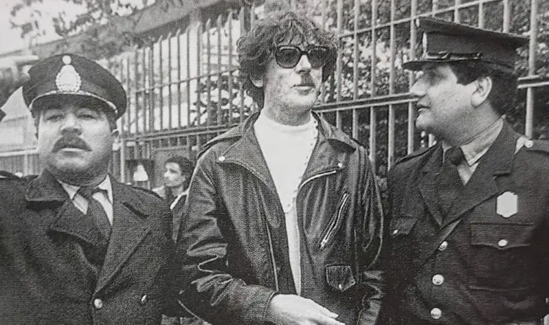 Charly detenido